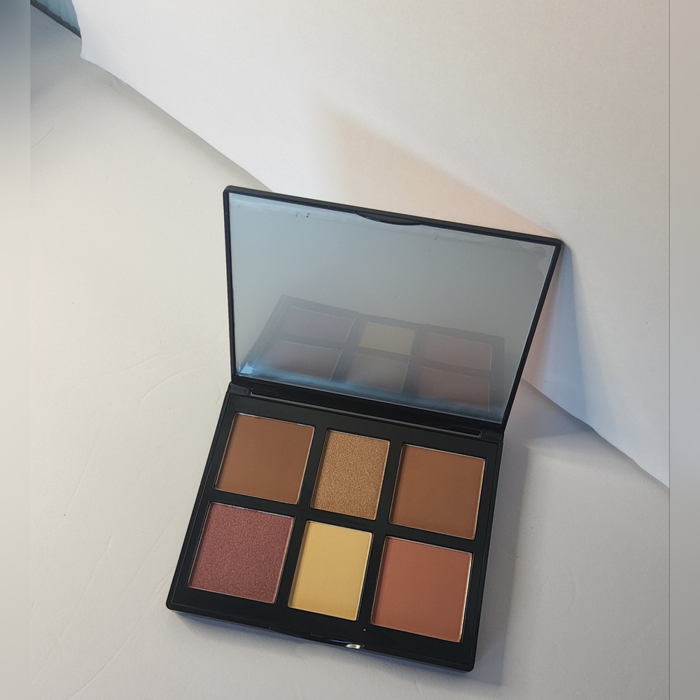 WINGME‎ Ethereal Rose Face and Eye Palette Medium-Deep
